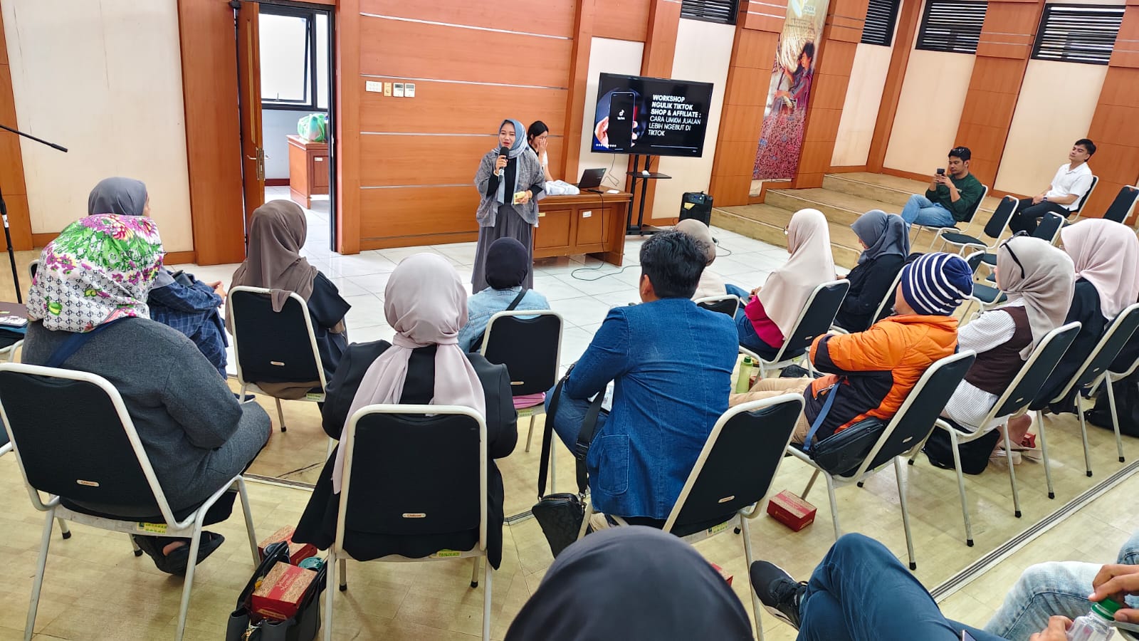 UMKM Bandung Ikuti Pelatihan Affiliate TikTok